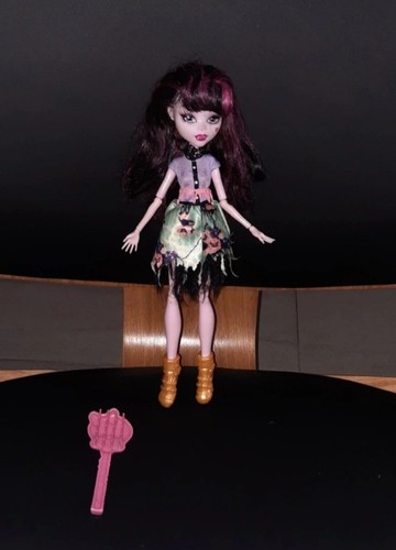 Poupée monster high - poupée,