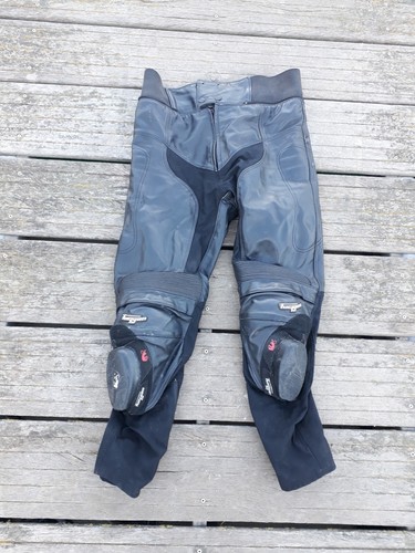 Superbe pantalon moto cuir - superbe,