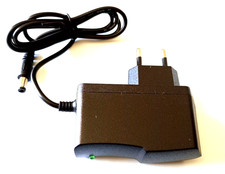 Adaptateur Secteur 100-240V  9V 1A  Alimentation - 5,5x2,1mm-polarité inversée
