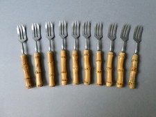 10 fourchettes à dessert, inox et manches en bambou, années 60