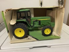 John Deere 4960 MFWD Tractor In 1/16 By Ertl