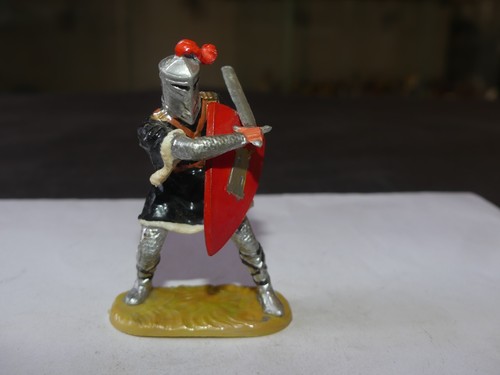 Figurine elastolin moyen - moyen, age