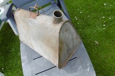 ANCIEN BIDON A ESSENCE TRIANGLE JERRICAN