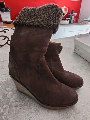 Très belles bottes - , fourrées