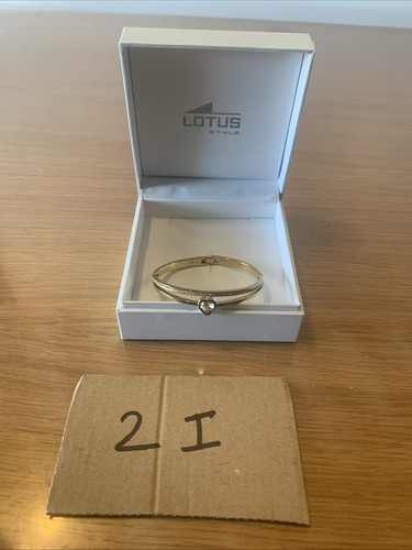 Bracelet lotus dans - , sa