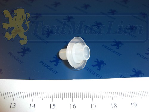 Agrafe plastique fixation