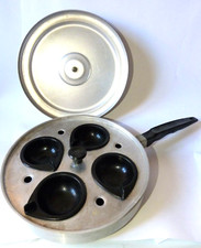 RARE Ancienne poële à oeufs