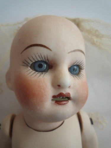 Poupee porcelaine ancienne - poupee,