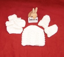 Coffret cadeau bébé tricoté