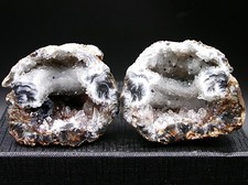 SUPERBE PETITE GÉODE ENTIÈRE D'AGATE, COULEUR NATURELLE - BRÉSIL - 155 g