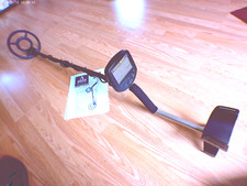 TEKNETICS ALPHA METAL DETECTOR,