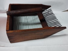 ANCIEN PEIGNE A MYRTILLES FABRICATION ARTISANALE GRANDES DIMENSIONS DECO