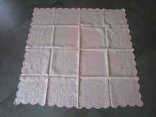 Nappe a thé ancienne brodée