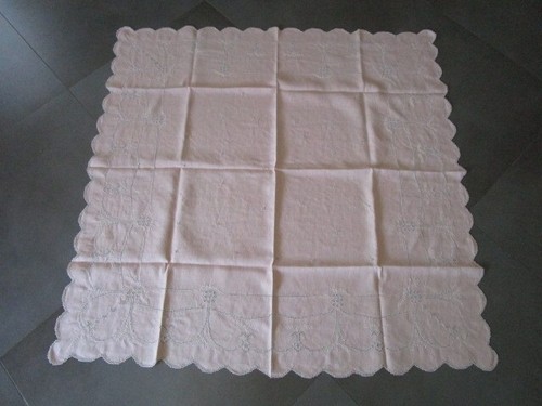 Nappe thé ancienne brodée - ancienne,