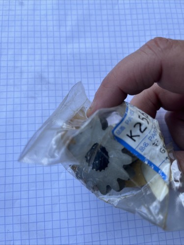 Pignon dents neuf emballage - 13,