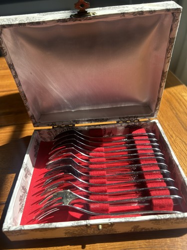 Coffret anciens fourchettes - coffret,