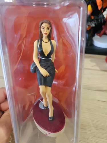 Figurine lara croft tomb - lara,