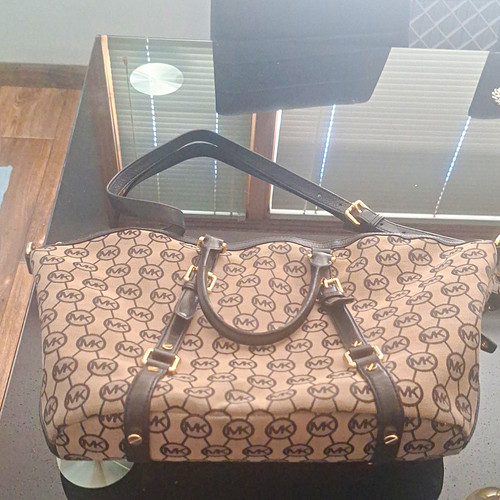 Michael kors signature logo - signature,