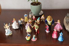 Lot de 19 figurines