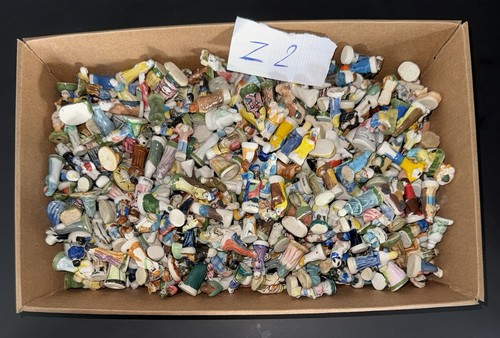 Lot 550 santons crèche - ",