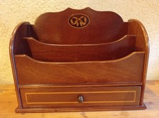 Ancien range courrier porte