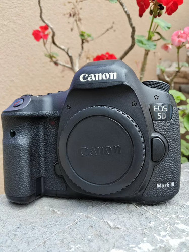 Canon eos mark iii - 5d,