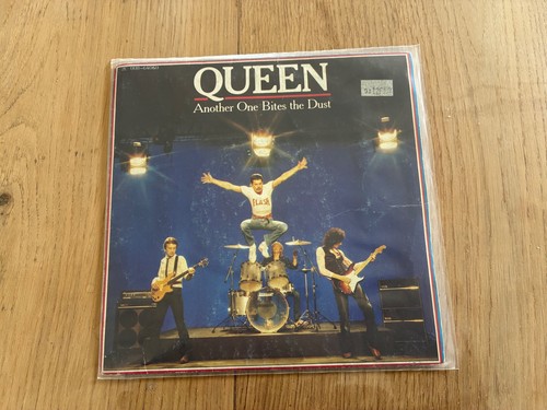 Queen - 45,