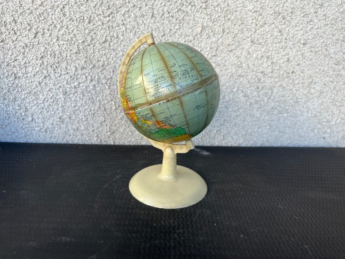 Petit globe terrestre vintage