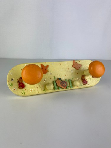 Joli petit porte manteaux aux
