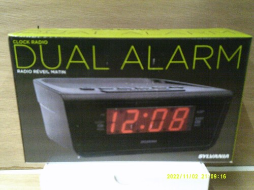 Sylvania dual alarm radio - dual,