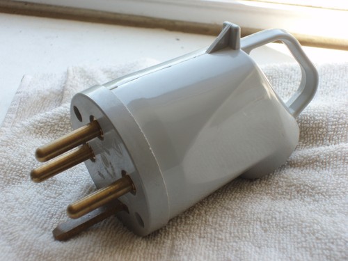 Une fiche mâle plexo 380v - une, 32a