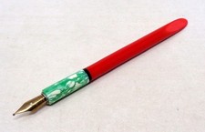 Joli porte-plume ancien en Galalithe