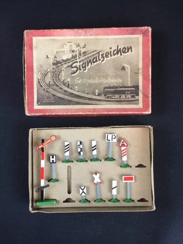 Rare boîte panneaux de - 11,