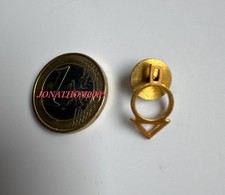 INSIGNE DE BOUTONNIERE  -
