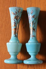 ANCIENS PETITS VASES OPALINE PEINTS A LA MAIN.