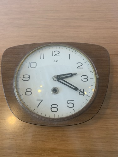 Ancienne horloge murale - horloge,
