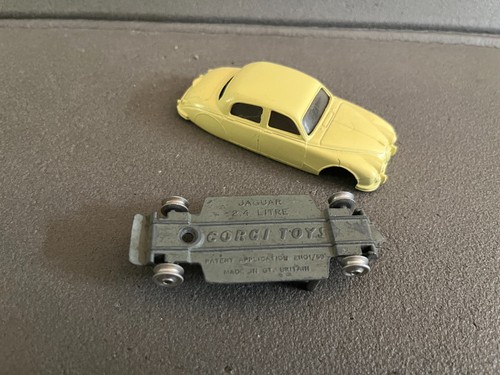 Ancienne miniature voiture - ancienne,