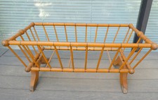ANCIEN BERCEAU DE POUPEE EN