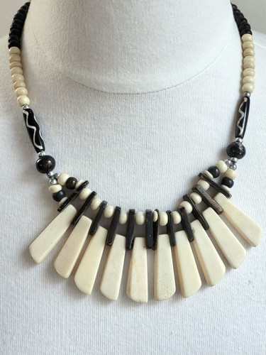 Collier plastron africain - collier, en