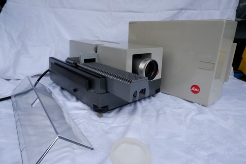 Projecteur diapositives leitz - diapositives,