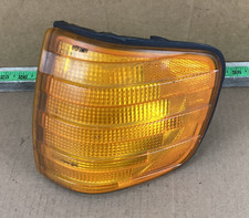 1991 Mercedes-Benz 560SEL Front Left Driver Side Turn Signal Light OEM