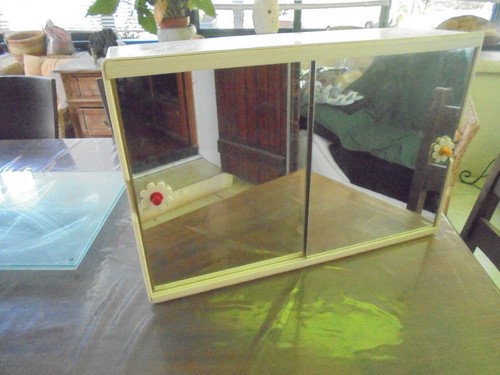 Armoire pharmacie vintage - armoire,