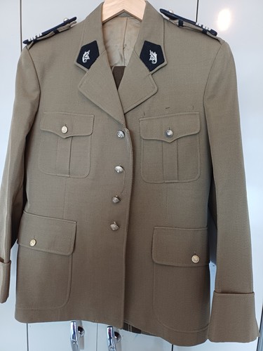 Ancien uniforme militaire