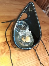 Fontaine d'intérieur électrique lumineuse avec petits cailloux . 