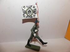 FIGURINE STARLUX LUXE MILITAIRE ALLEMAND PAS DE L'OIE PORTE-DRAPEAU