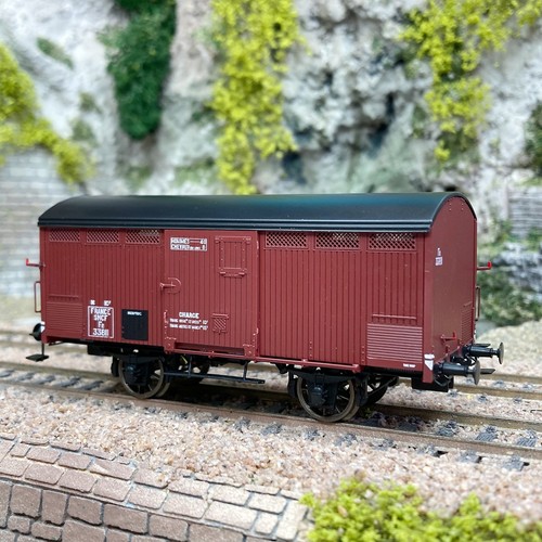 Wagon couvert primeur rouge