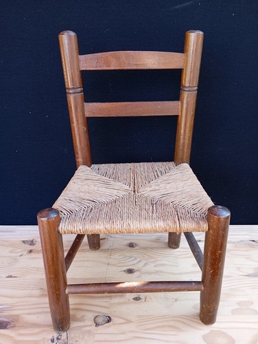 Ancienne petite chaise - ancienne,