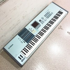 YAMAHA MOTIF XS8 88-Key Music Production Synthesizer w/ Manual, Power Cable 