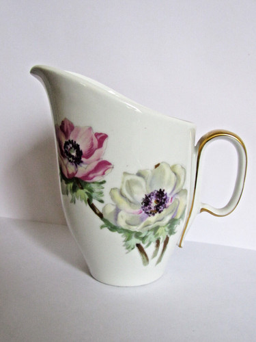 Ancien pot lait porcelaine - a,