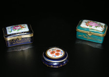 Piluliers en porcelaine de